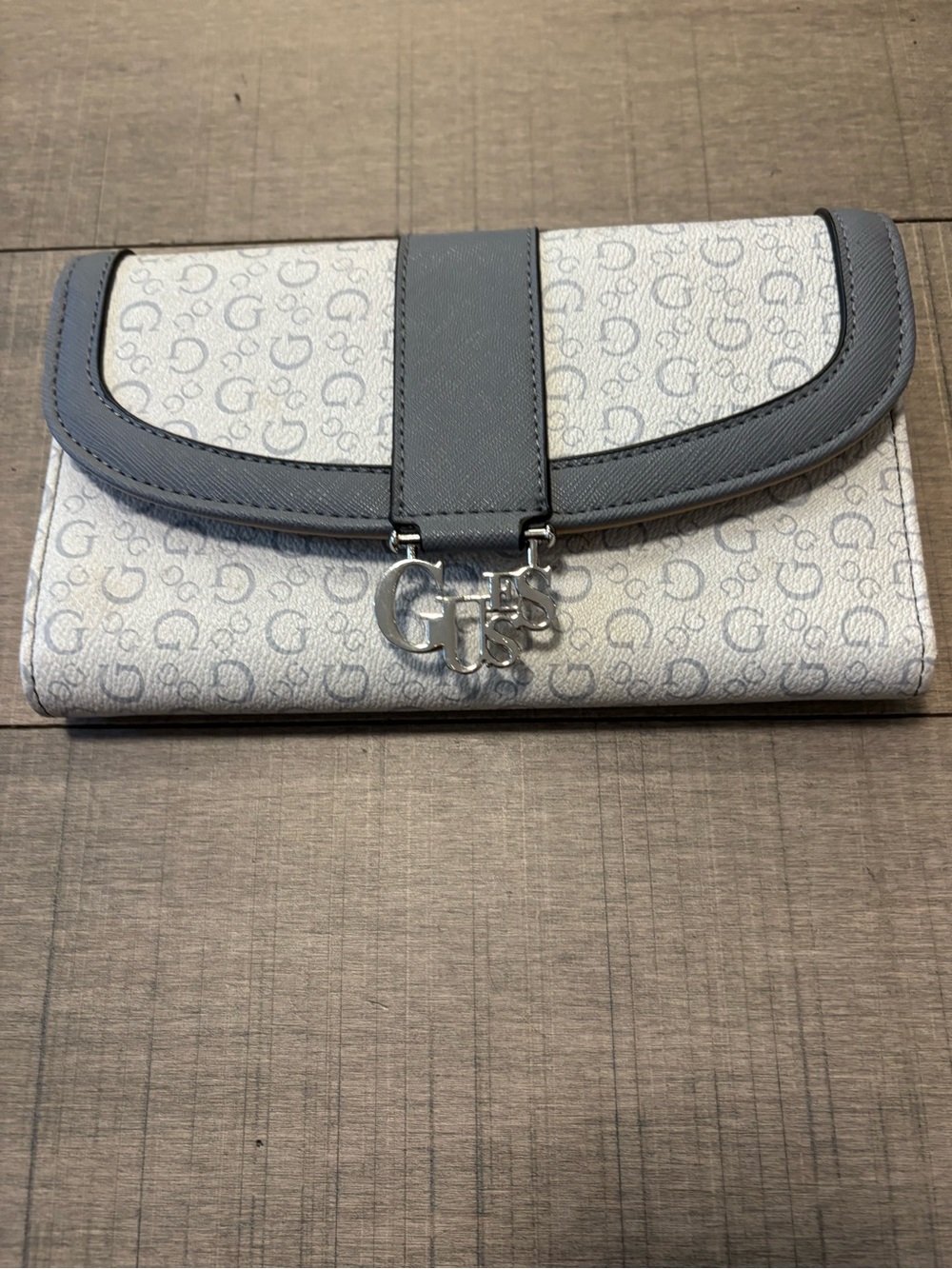 🔮Guess🔮Fold-Over Wallet with Hanging Silver Logo
